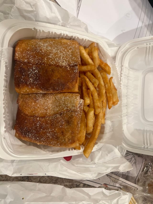 2 Beef Pizza Puff.